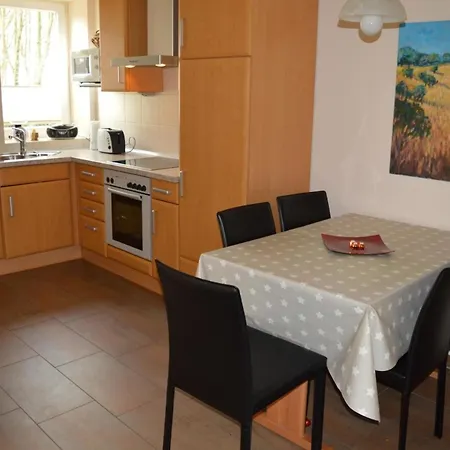 Beim Rosengarten 度假居 *