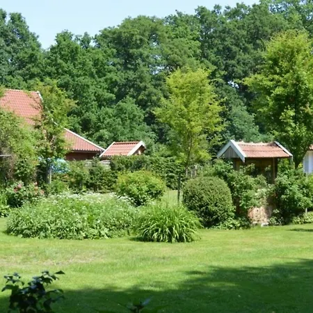 Beim Rosengarten 度假居 *